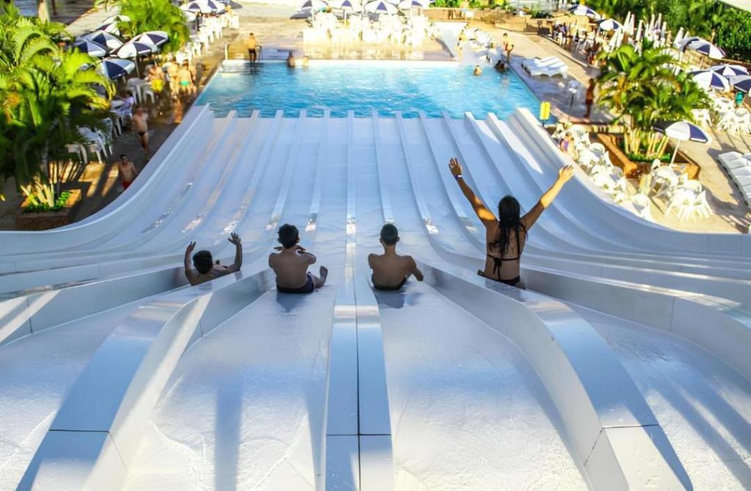 Hotel Coligados Do Di Roma Exceto O Thermas Di Roma Com Acesso Ao Acqua Park Splash Todos Os Dias Exceto No Dia Do Check Out Promocao De Ferias Ate Julho 3*