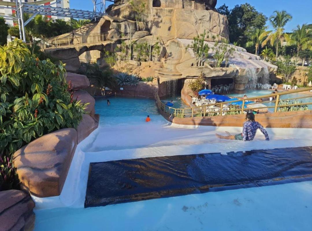 Hotel Coligados Do Di Roma Exceto O Thermas Di Roma Com Acesso Ao Acqua Park Splash Todos Os Dias Exceto No Dia Do Check Out Promocao De Ferias Ate Julho 3*